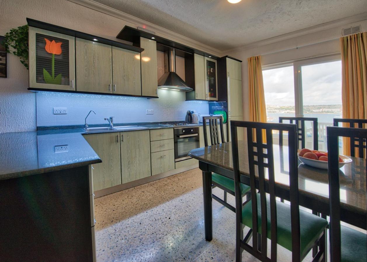 Beachfront Seaview Haven: Malta's Coastal Retreat Mellieha Exterior photo